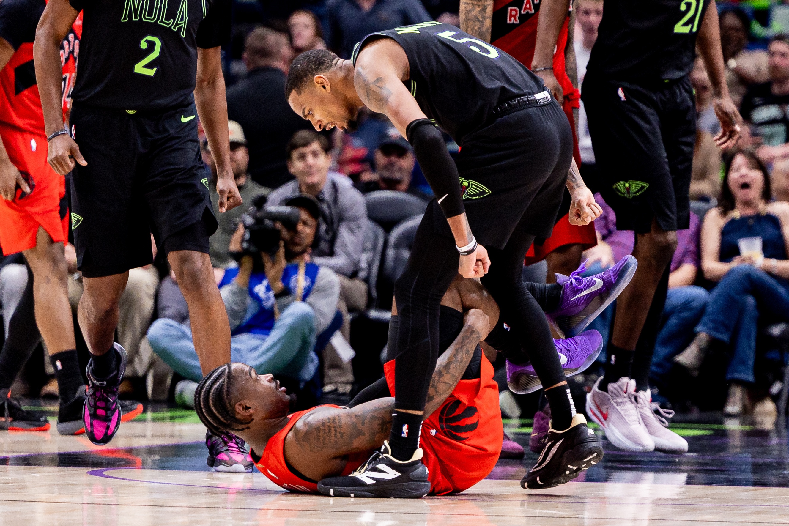 欧博ABG游戏官网-给老粉撒币!德章泰·穆雷回馈球迷 将挑选几人每人发5000刀!